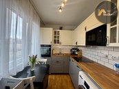 Prodej bytu 3+1/L, 71m2, Kladno - Kročehlavy, ulice Obránců míru, cena 6800000 CZK / objekt, nabízí 