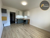 Pronájem bytu 1+kk/L, 27m2, Kladno, ulice Unhošťská, cena 13500 CZK / objekt / měsíc, nabízí Reality Hocková