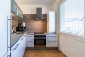 Pronájem kompletně vybaveného bytu 2+1/L v centru Kladna, Čs. armády, cena 18000 CZK / objekt / měsíc, nabízí 