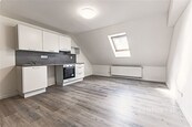 Pronájem bytu 2kk 48 m2 Humna, Kladno, cena 17400 CZK / objekt / měsíc, nabízí CENTURY 21 Dream