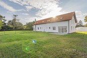 Pronájem mezonetového bytu 4+kk (149m2) se zahradou, cena 45000 CZK / objekt / měsíc, nabízí 