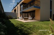 Byt 2+kk 71,1 m2 s terasou 17 m2 a zahradou 65,7 m2 | Radlík - Jílové u Prahy, cena 9211000 CZK / objekt, nabízí 