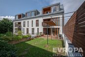 Slunečný byt 3+kk 140m2 užitná plocha 140m2, terasa, garáž, zahrádka, rezidenční komorní projekt Ře, cena cena v RK, nabízí 