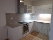 Prodej, mezonetový byt 3+kk 66m2 se zahradou 199m2 a 2 parkovacími místy, Předboj, ul. U Kůlen, cena 7800000 CZK / objekt, nabízí 