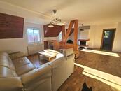 Pronájem mezonetu 4+kk s krbem, 160m2, Babice, Říčany, cena 35000 CZK / objekt / měsíc, nabízí 