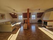 Pronájem mezonetu 4+kk s krbem, 160m2, Babice, Říčany, cena 35000 CZK / objekt / měsíc, nabízí 